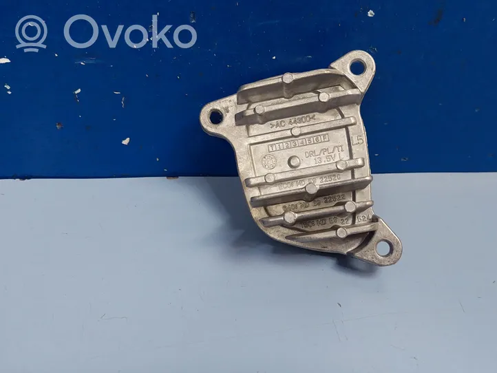 Volkswagen Golf VIII Module de ballast de phare Xenon 5H0998478