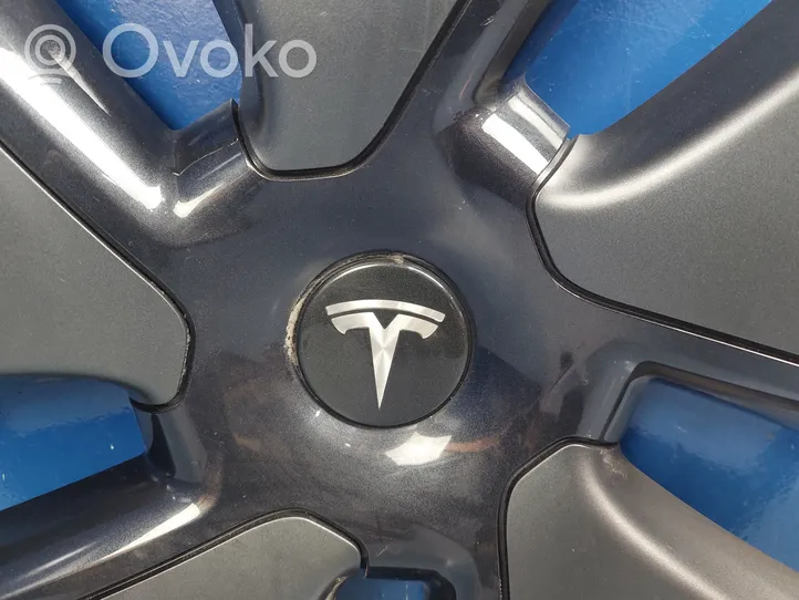 Tesla Model 3 18 Zoll Radkappe 104427100A