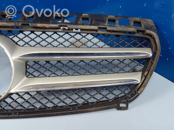 Mercedes-Benz A W176 Maskownica / Grill / Atrapa górna chłodnicy A1768880260