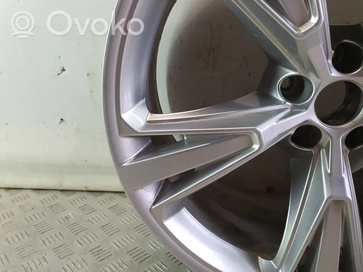 Audi Q8 R21 alloy rim 4M8601025H