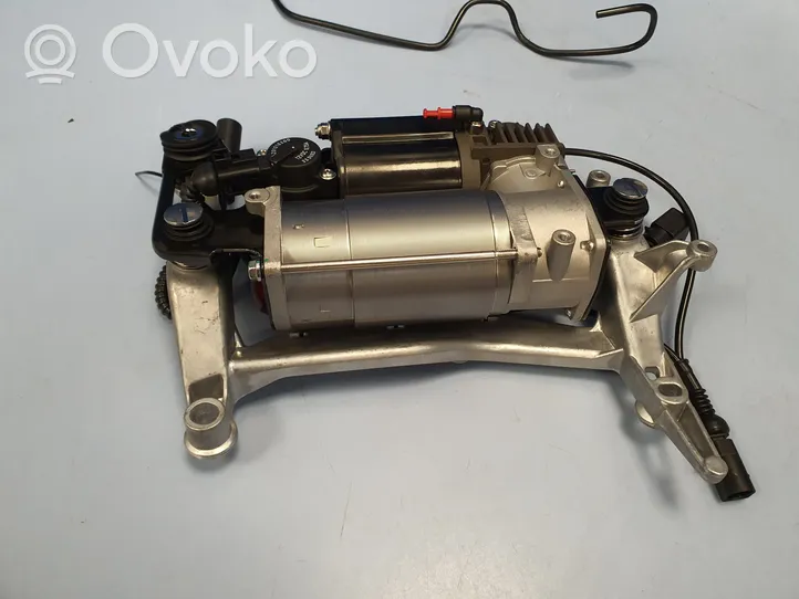 Porsche Cayenne (9PA) Compressore/pompa sospensioni pneumatiche 7L0616007A