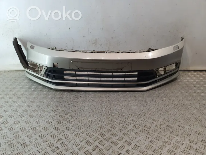 Volkswagen Jetta VI Front bumper 5C6807217P