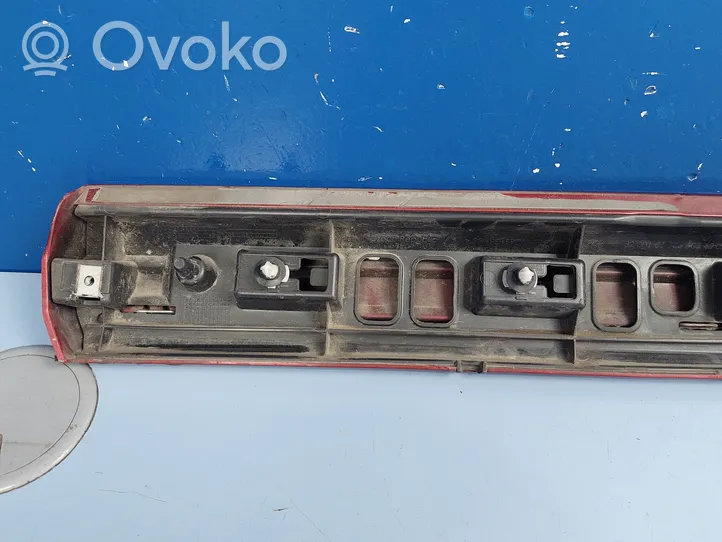 Volkswagen Arteon Takaoven lista (muoto) 3G8853992B