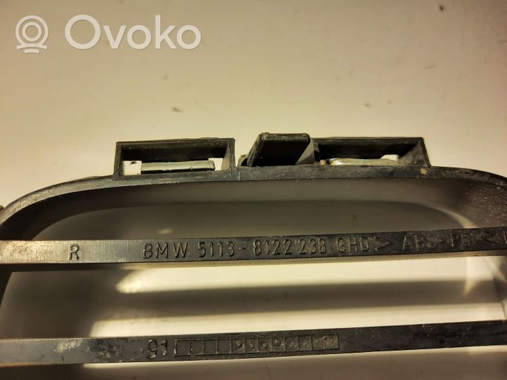 BMW 3 E36 Griglia superiore del radiatore paraurti anteriore 51138122238