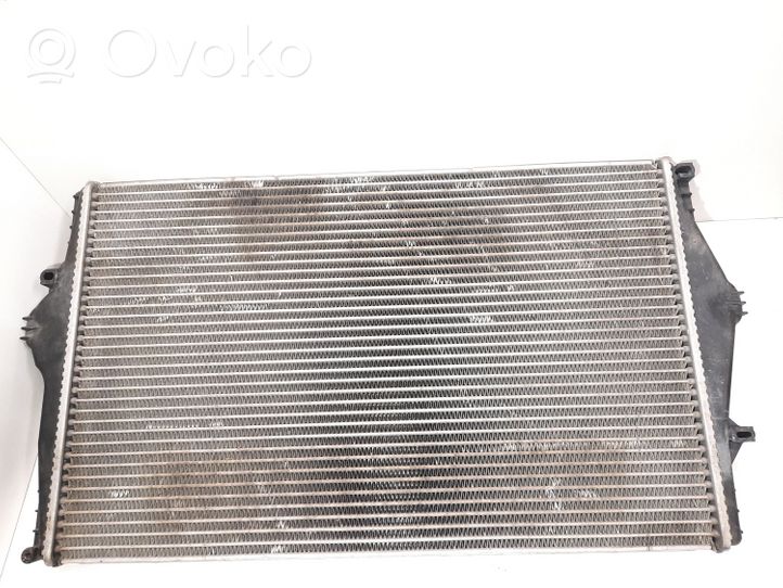 Volvo XC70 Chłodnica powietrza doładowującego / Intercooler 