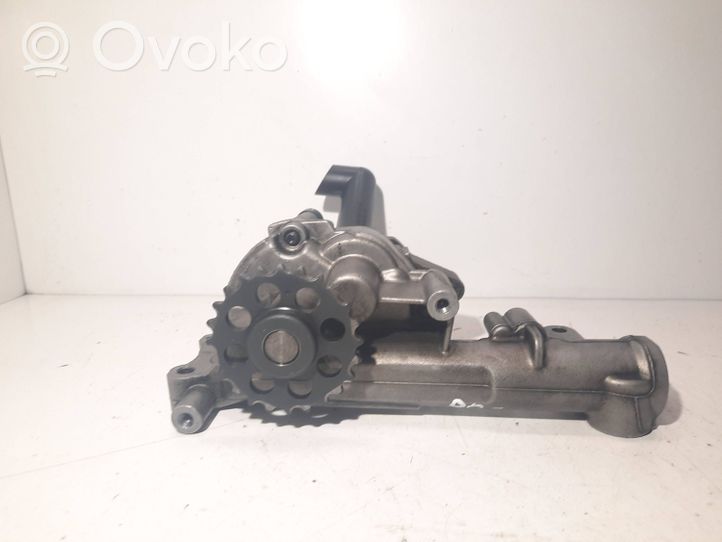 Mercedes-Benz A W169 Oil pump 6401810401