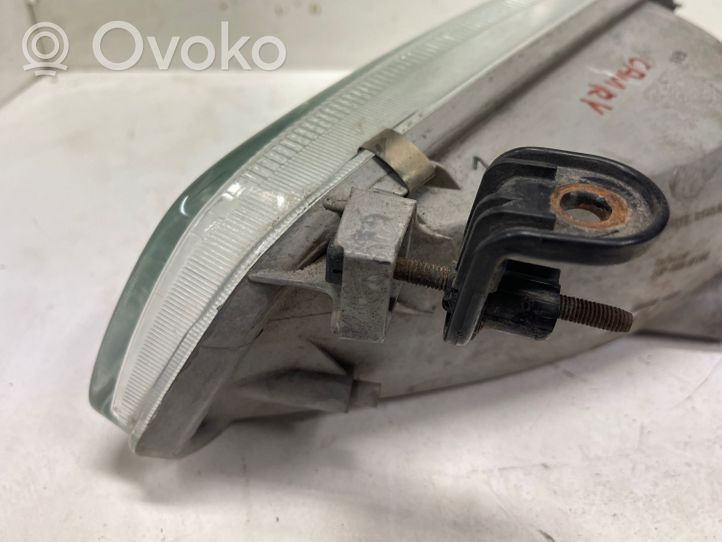 Toyota Camry Lampa przednia 11076448