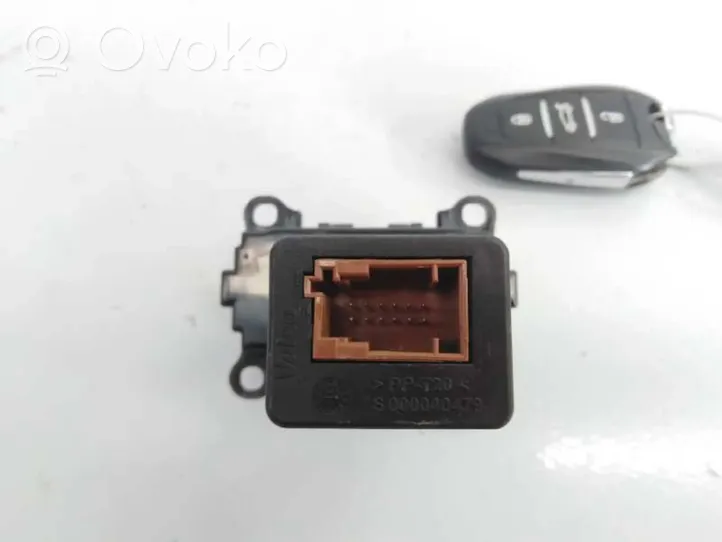 Citroen C4 Grand Picasso Lecteur de carte 980063008002