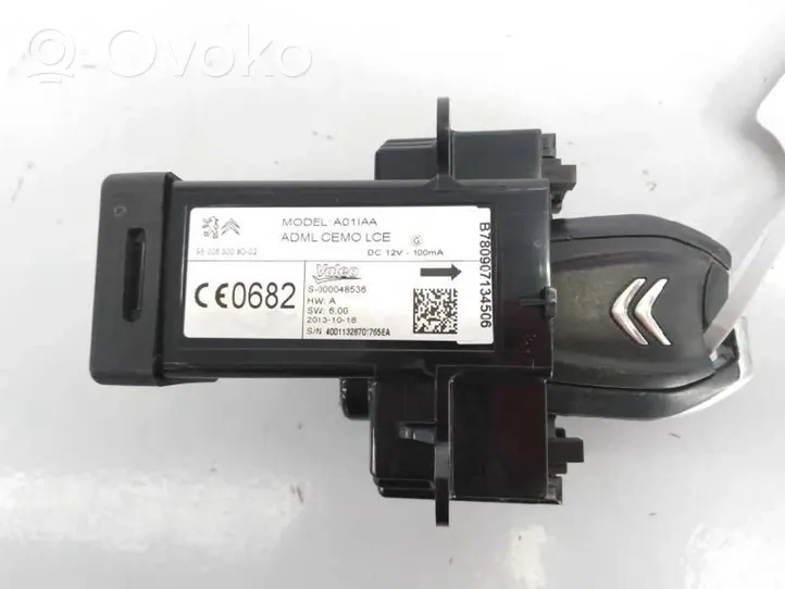 Citroen C4 Grand Picasso Czytnik karty 980063008002