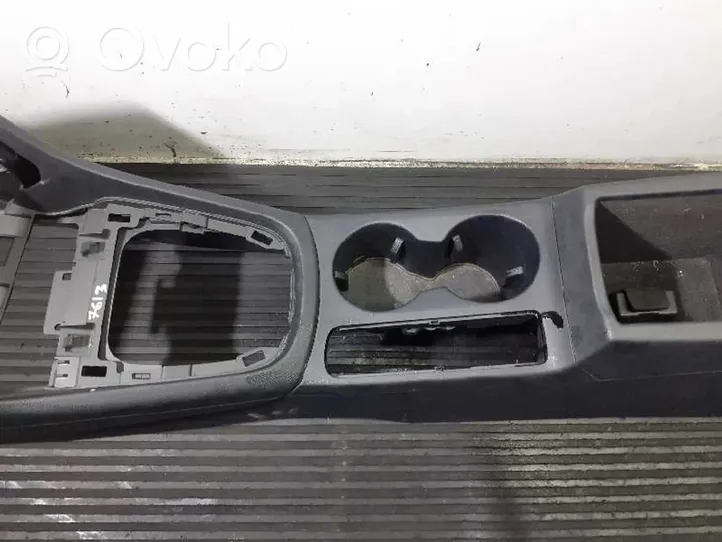 Audi RS Q3 Centrālā konsole 8U0864981A