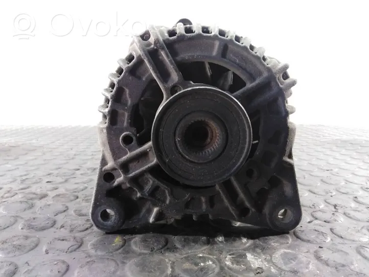 Opel Vivaro Generatore/alternatore 0124525047