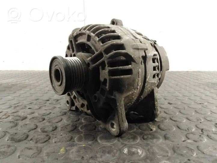 Opel Vivaro Generatore/alternatore 0124525047