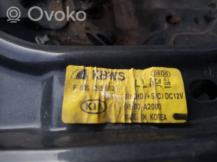 KIA Ceed Etupyyhkimen vivusto ja moottori 98100A2000