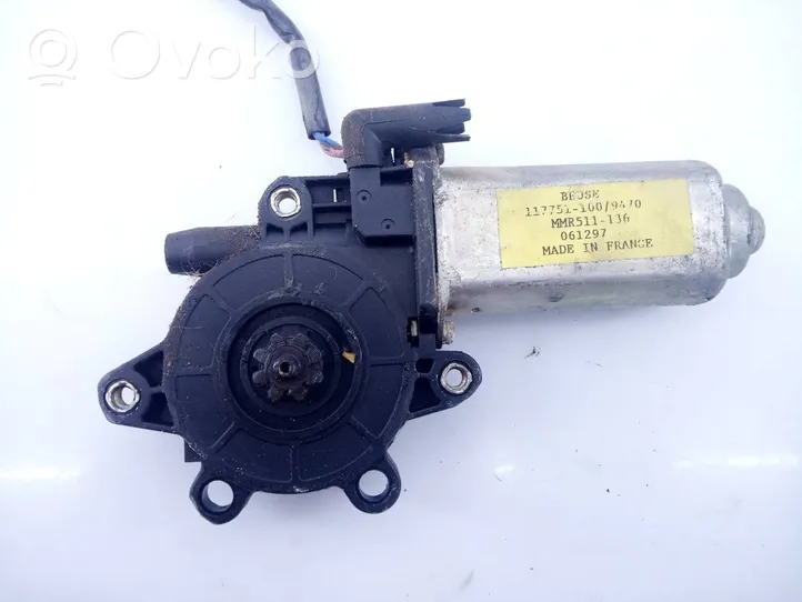 Land Rover Discovery Moteur de lève-vitre de porte avant MMR511136