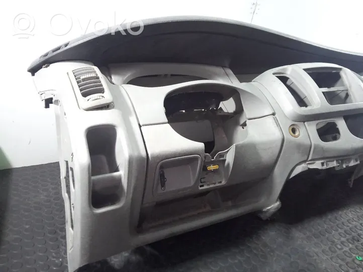 Renault Trafic I Panel de instrumentos 