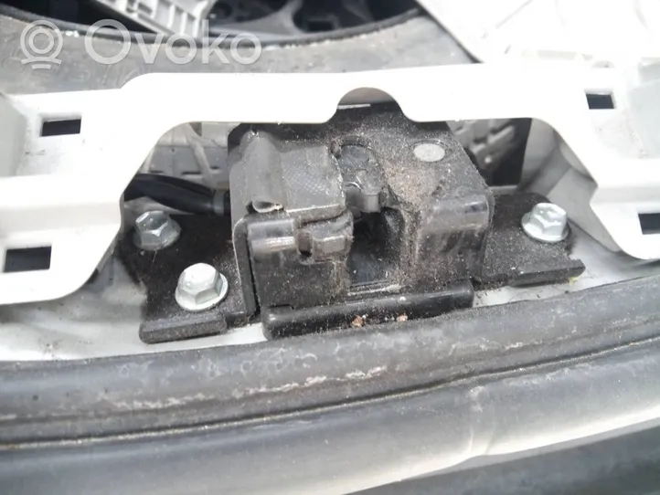 Toyota Prius (XW50) Tailgate lock latch 