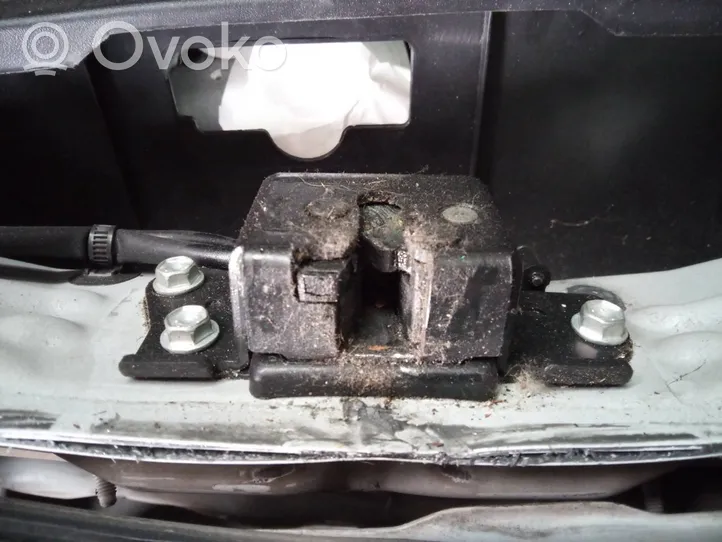 Toyota Prius (XW50) Tailgate lock latch 