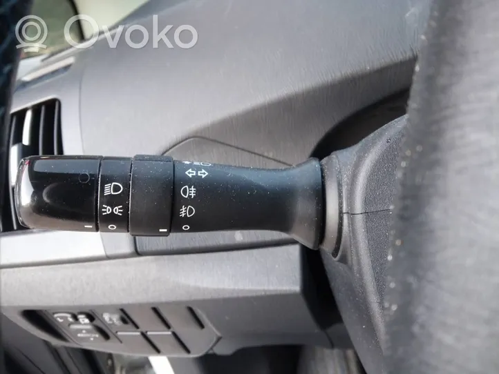 Toyota Prius (XW50) Commodo de clignotant 