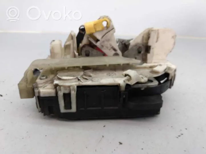 Chrysler 300C Front door lock P04589422AGA