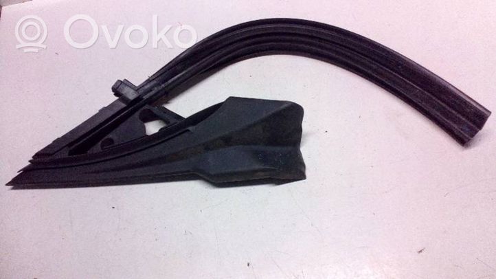 BMW 1 F20 F21 Moulure de vitre de la porte avant 51337268420