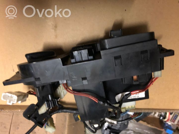 Hyundai H200 Climate control unit 972504A101