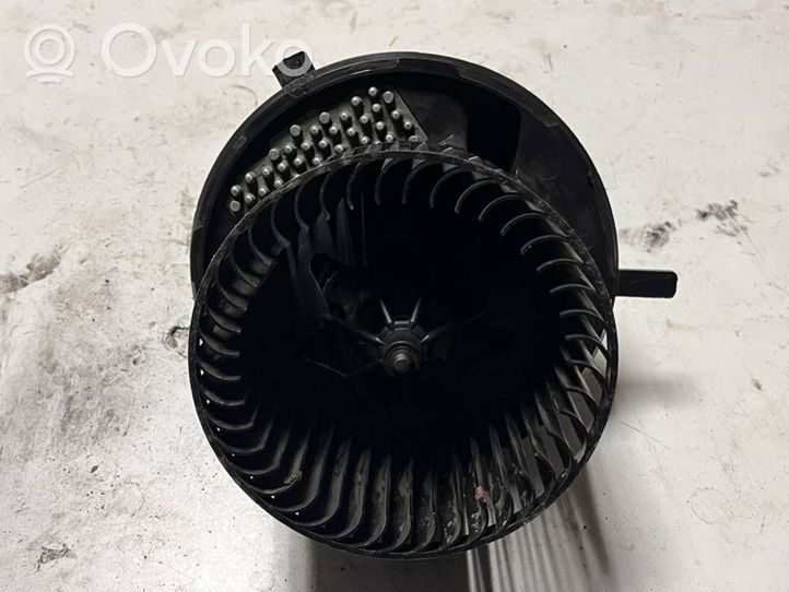 Volkswagen Jetta VI Heater fan/blower 1K1820015C