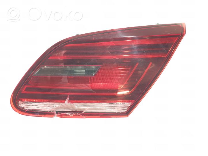 Volkswagen PASSAT CC Задний фонарь в крышке 3C8945308R