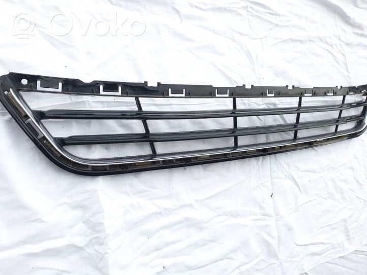 Ford Mondeo MK V Grille inférieure de pare-chocs avant DS7317B968K