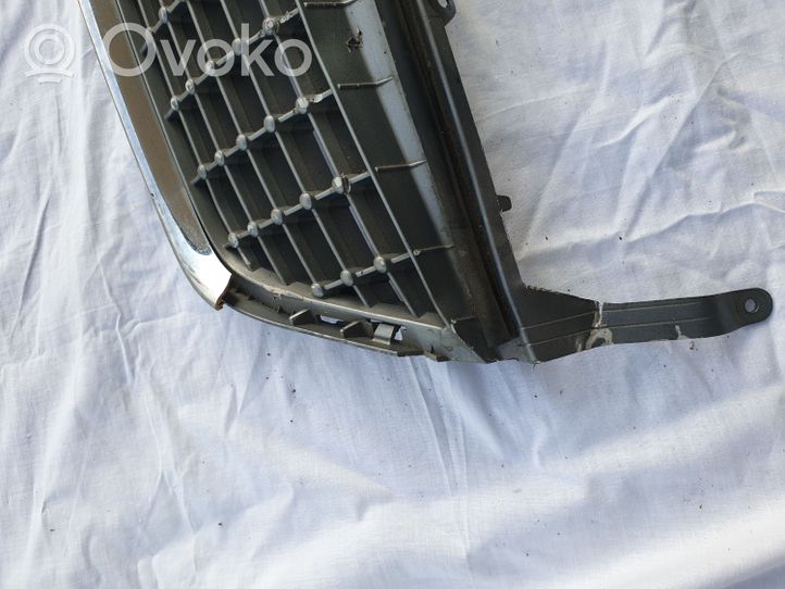 Ford Mondeo MK V Grille calandre supérieure de pare-chocs avant 7S718200D