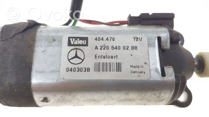 Mercedes-Benz E W211 Motorino di regolazione piantone dello sterzo A2205400388