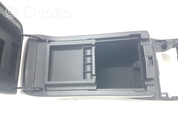 Subaru Legacy Hansikaslokeron keskikonsoli 92136AL03A