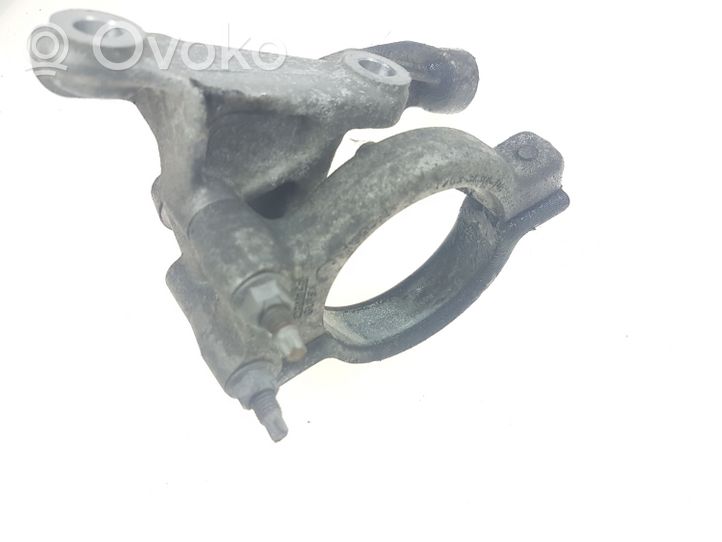 Ford Fusion II Staffa del cuscinetto di supporto dell’albero di trasmissione F2G33K305DA