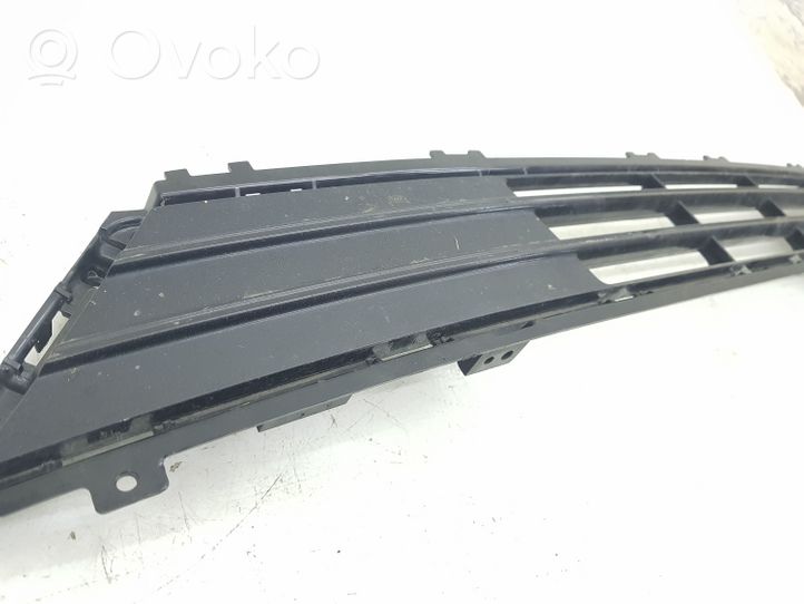 Ford Fusion II Grille inférieure de pare-chocs avant HS7317B968