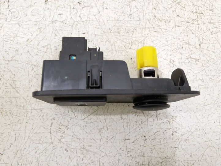 Ford Escape III Connecteur/prise USB HS7T14F014