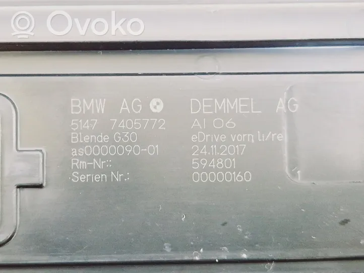 BMW 5 G30 G31 Copertura del rivestimento del sottoporta anteriore 51477405772