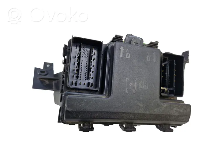 Ford Fusion II Sulakemoduuli HG9T14D068