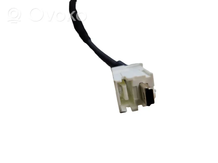 Ford Escape IV Connettore plug in USB LJ6T14G671