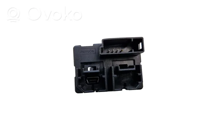 Ford Fusion II Gniazdo / Złącze USB HC3T14F014