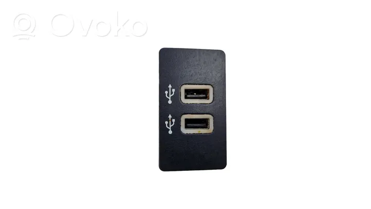Ford Ranger USB-pistokeliitin HC3T14F014