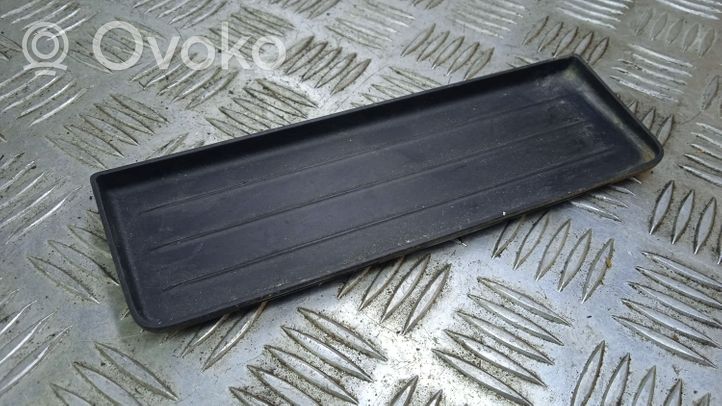 BMW 3 F30 F35 F31 Keskikonsolin vetolaatikon/hyllyn alusta 105496008C