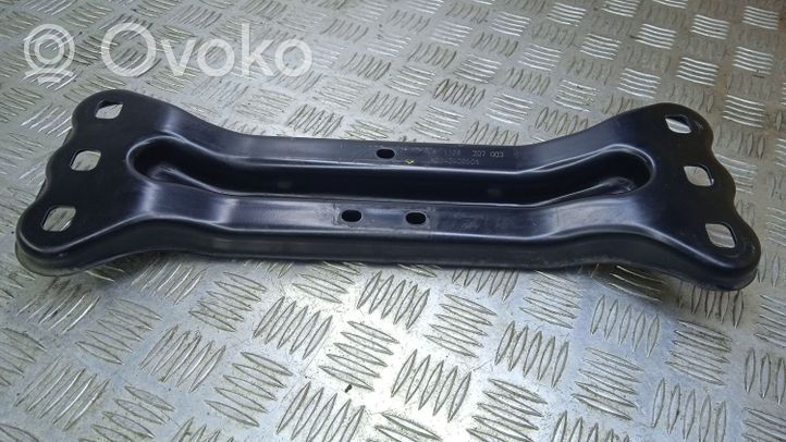 Mercedes-Benz C AMG W204 Supporto di montaggio scatola del cambio A2042420501