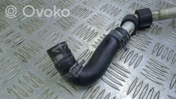 Volkswagen Touareg II Tuyau de radiateur de chauffage 7L0819329A