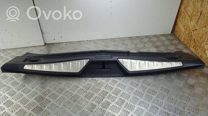 Maserati Quattroporte Osłona pasa bagażnika 670013681