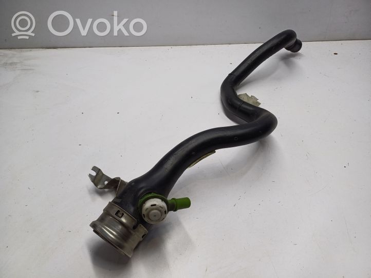 BMW 4 F32 F33 Tuyau de remplissage de réservoir de carburant 7244039