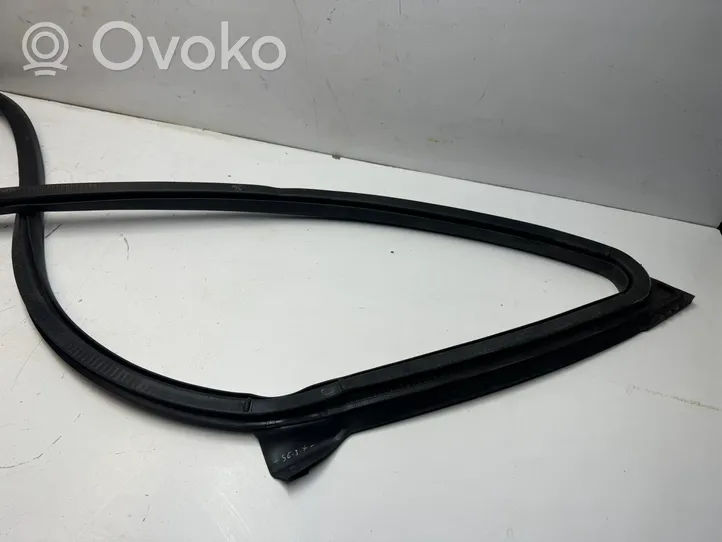 Maserati Levante Front door rubber seal 670032870