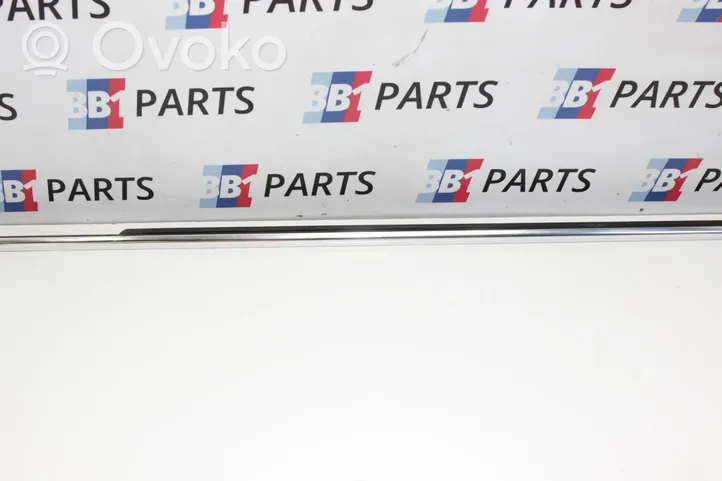 BMW 3 F30 F35 F31 Rail de pare-brise de porte avant 7305839