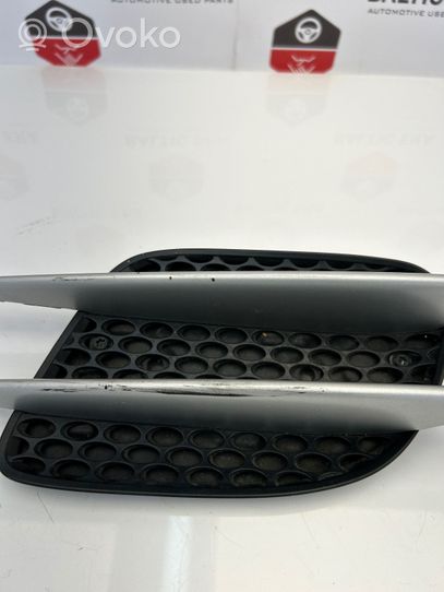 Mercedes-Benz SLK R172 Grill / Wlot powietrza błotnika przedniego A2306900236