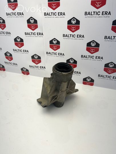 BMW 5 GT F07 Driveshaft support bearing bracket 7575061