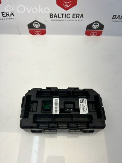 BMW 4 F36 Gran coupe Module de fusibles 9389068