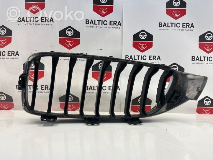 BMW 4 F32 F33 Grille calandre supérieure de pare-chocs avant 7294814